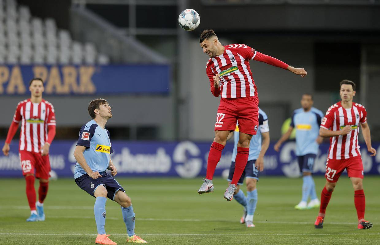 开云体育下载入口-今夜武汉三镇备战德国杯，再遭质疑细节曝光，目标明确，赛程密集仍需轮换的简单介绍