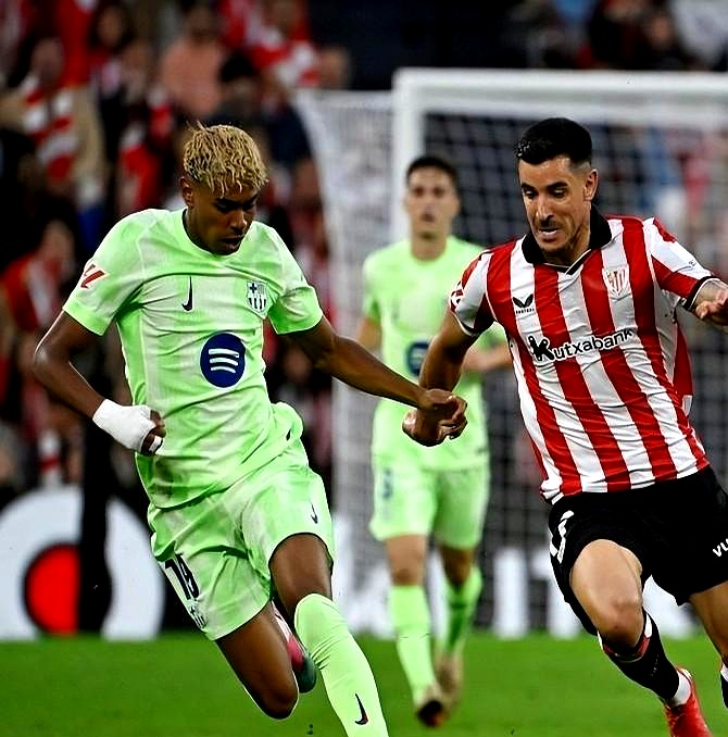 开云体育下载网址-包含比利亚雷亚尔迎全明星赛关键赛，窗口期远射贴柱，话题不断，资深球员宣示担当的词条