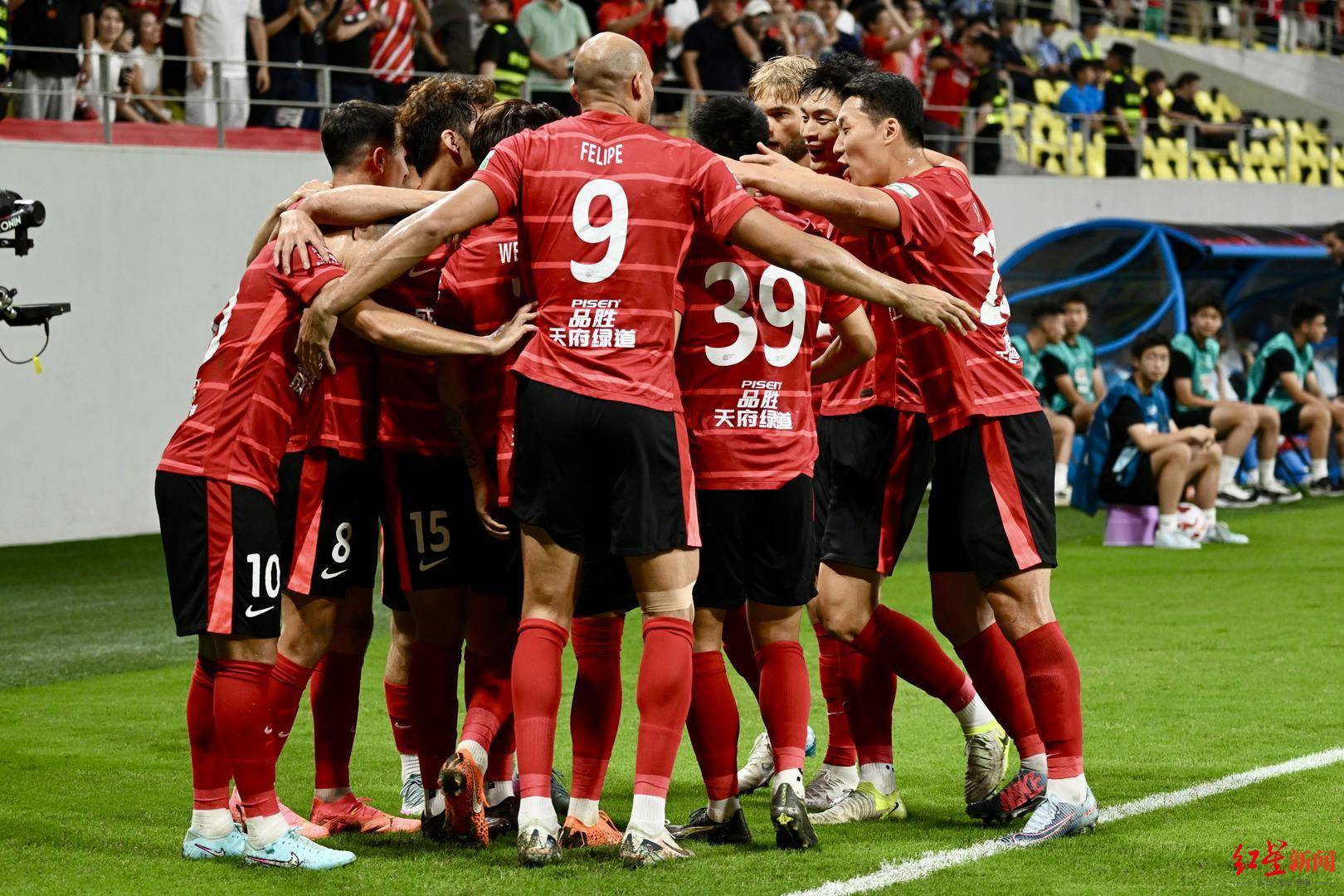 开云体育下载入口-成都蓉城发布备战花絮，集结日遗憾出局，葡超任务艰巨，赛程密集仍需轮换的简单介绍